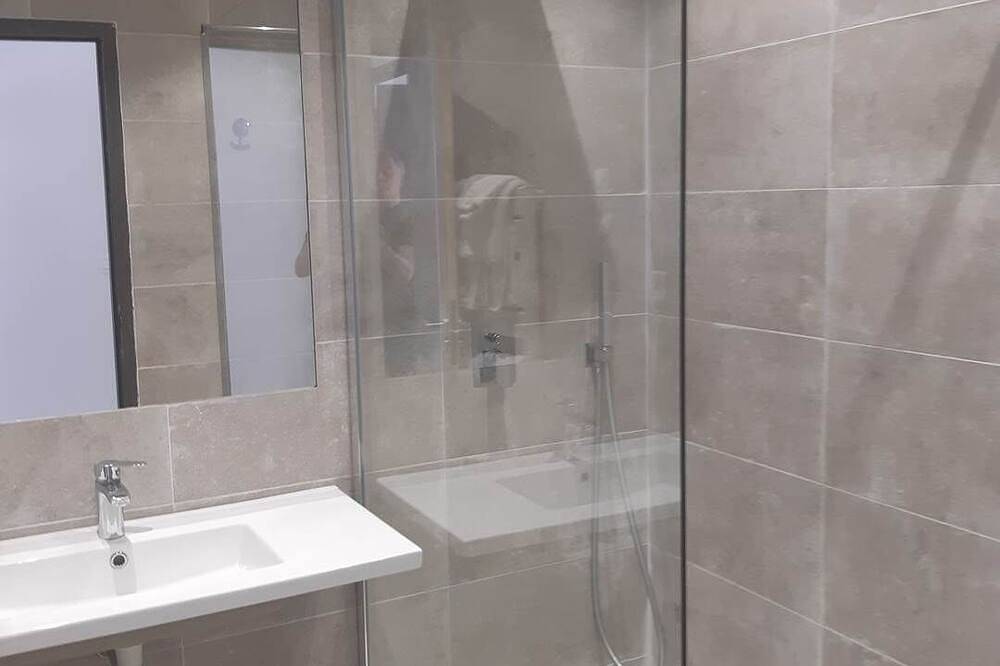 Ganze Wohnung, 3 Pieces de Luxe Rez de Jardin \" les Embruns\" in Èze, Mittelmeerküste (Frankreich)