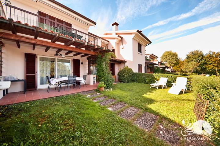 Gîte pour 6 personnes, avec vue sur le lac ainsi que terrasse et jardin à Padenghe sul Garda - 2