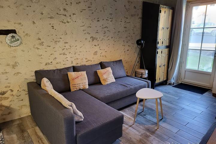 Location de vacances pour 9 personnes, avec jardin à La Puye - 4