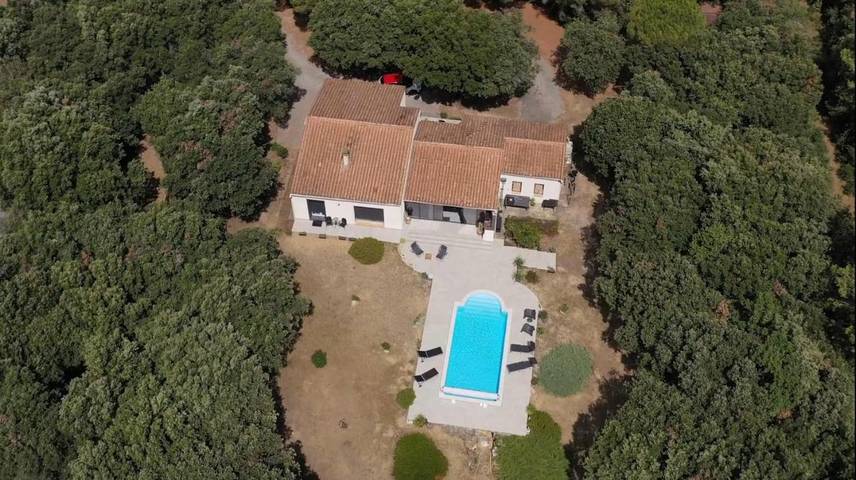 Chambre d’hôte pour 2 personnes, avec Terrasse et Jardin ainsi que Piscine et Vue à Ventenac-Cabardès