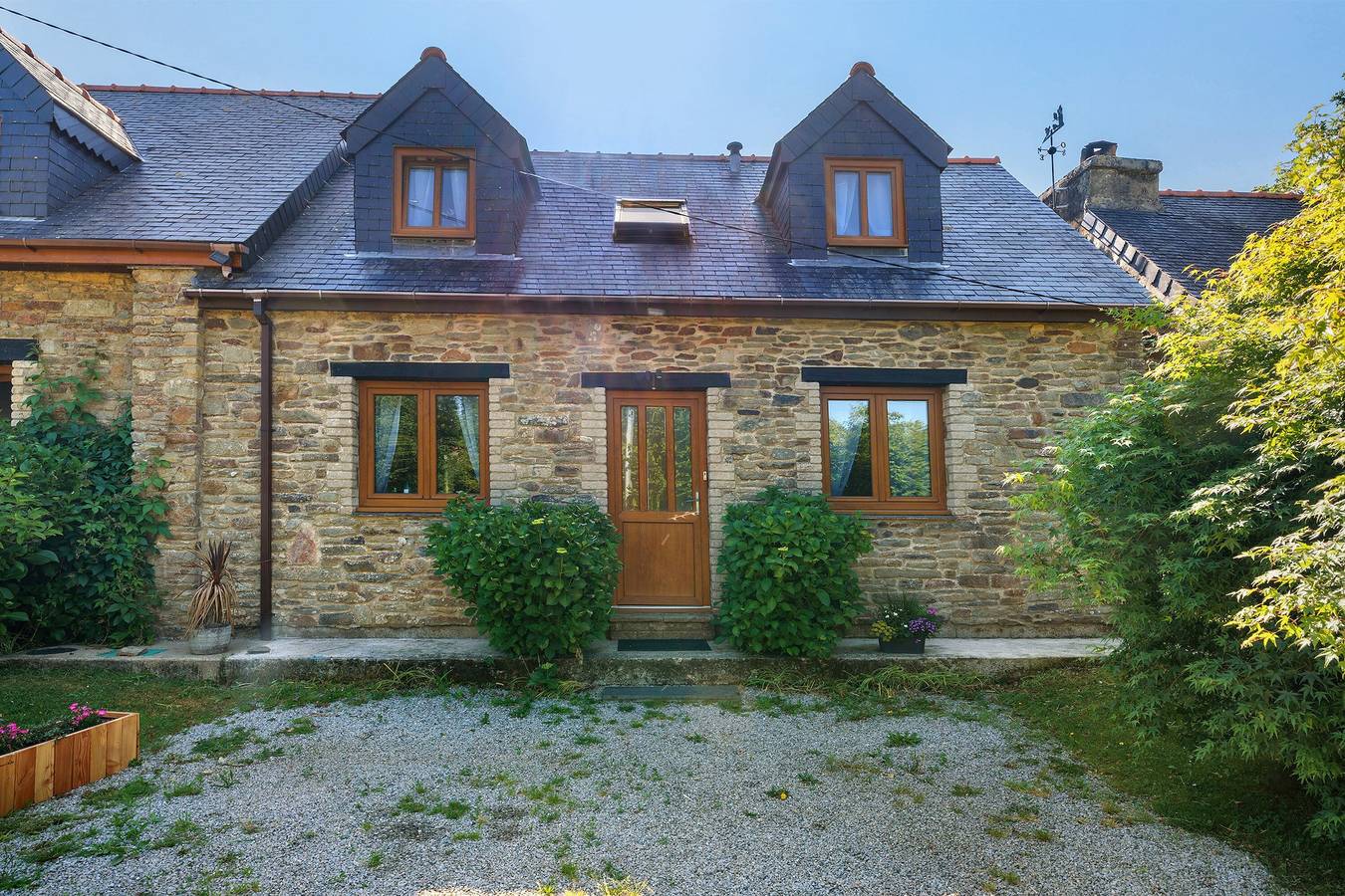 Appartement « La Poya » avec terrasse privée, jardin privé et Wi-Fi in Plonévez-du-Faou, Région de Châteaulin