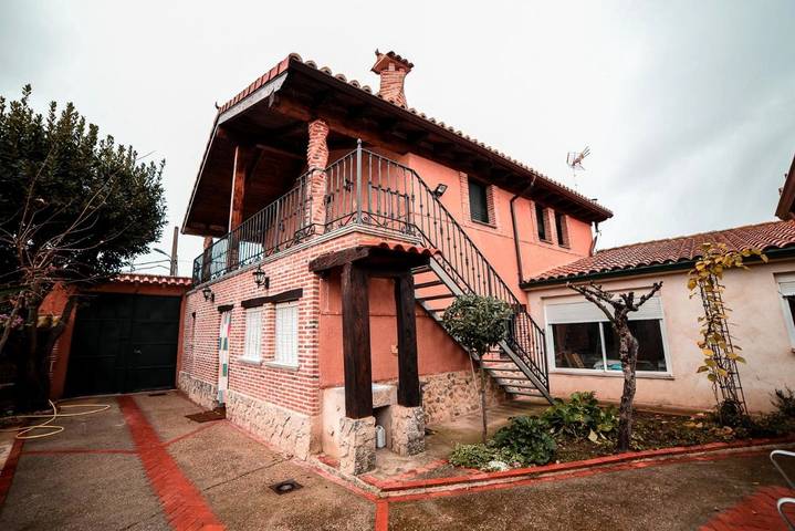 Casa rural para 8 personas, con Balcón y Terraza además de Jardín y Vistas en Provincia de Valladolid