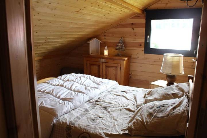 Entire apartment, Apartment in a chalet in the Haut Jura, ideal for family vacations. in Lamoura, Parc naturel régional du Haut-Jura