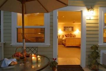 Vacation Rental for 2 Guests in Calistoga, Wine Country, Picture 2