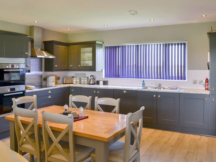 Lucy's Lodge - Ukc2202 in Doddington and Whisby, Lincolnshire