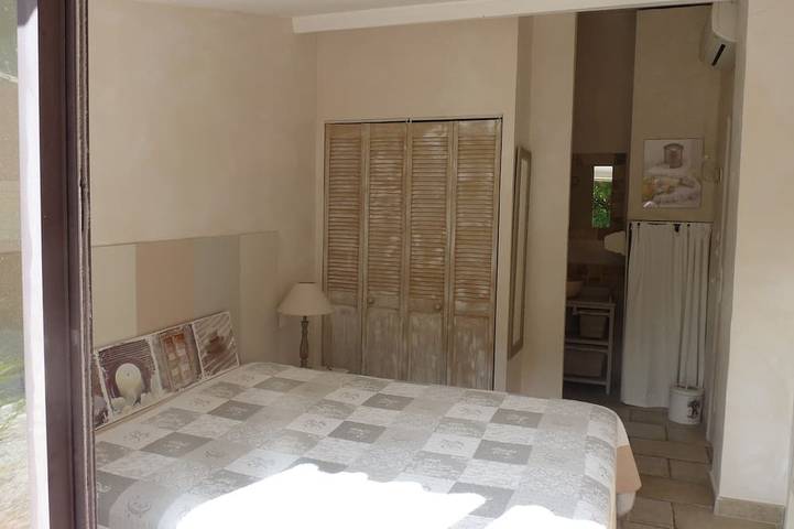 Location de vacances pour 4 personnes, avec jardin et piscine ainsi que jacuzzi et terrasse à Ceyreste - 2