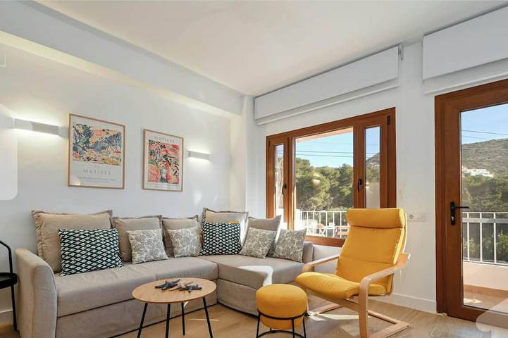 Location de vacances pour 5 personnes, avec jardin ainsi que piscine et balcon dans Cala El Portet