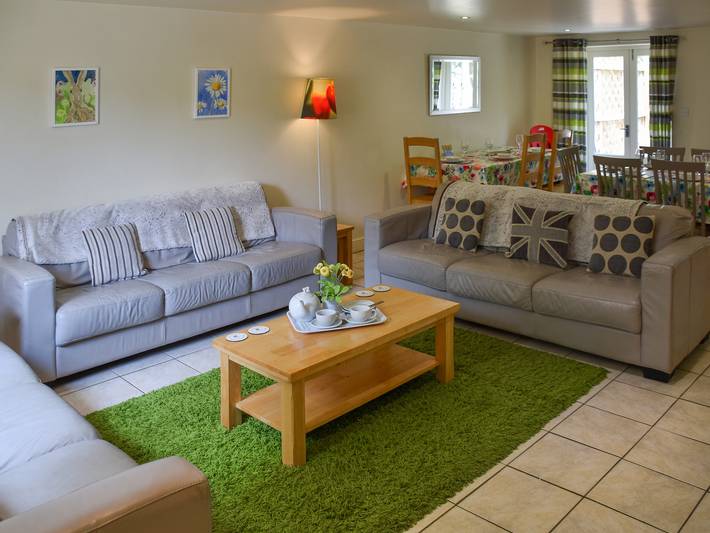 Cottage for 10 people, with garden in Northamptonshire