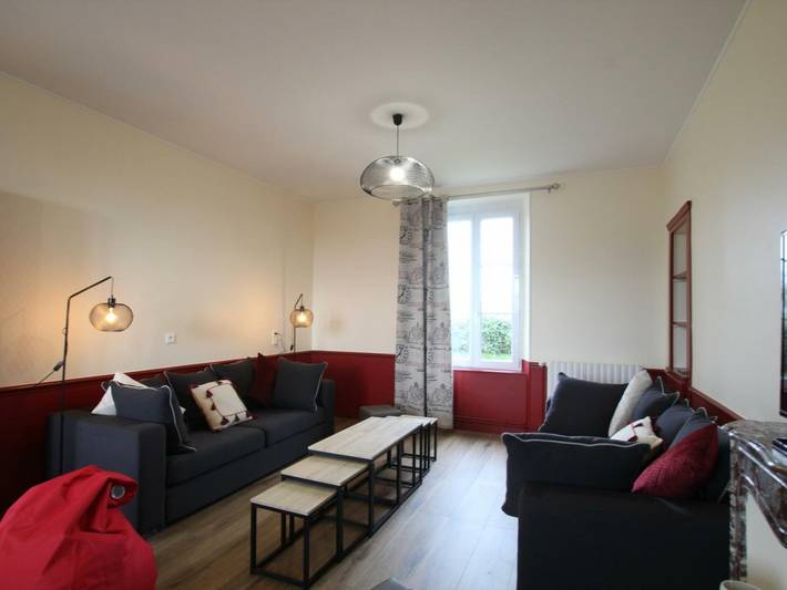 Gîte pour 14 personnes, avec jardin à La Meurdraquière