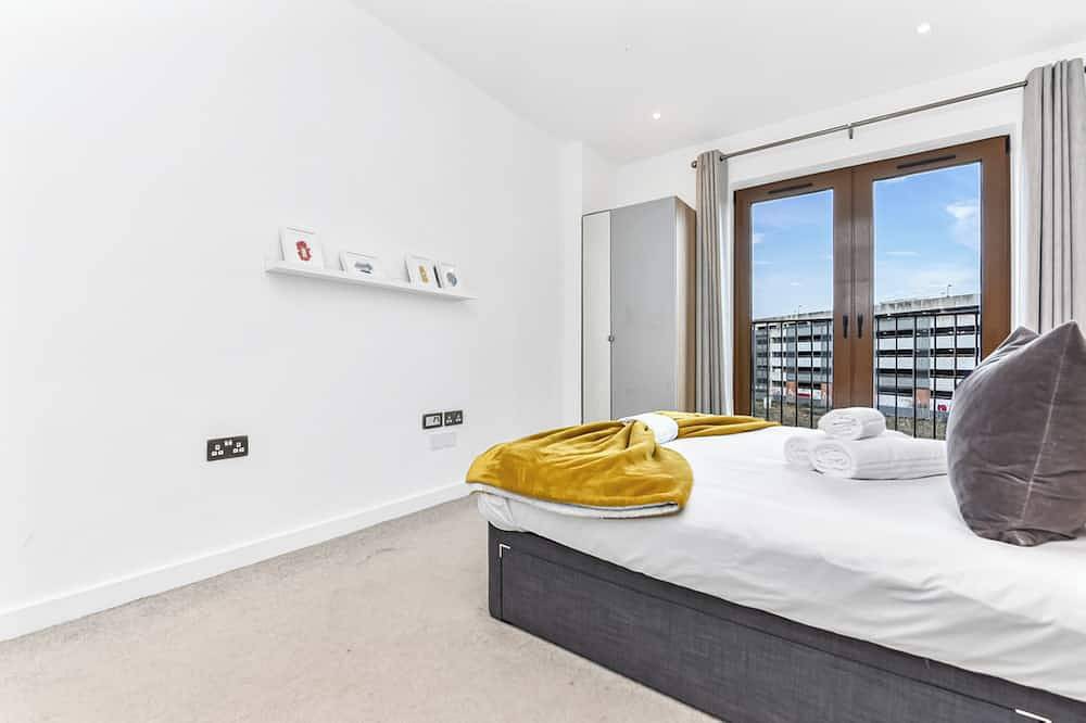 Entire apartment, Metropolitan Luxury: Chic 2Br Flat in St. Albans in Hertfordshire