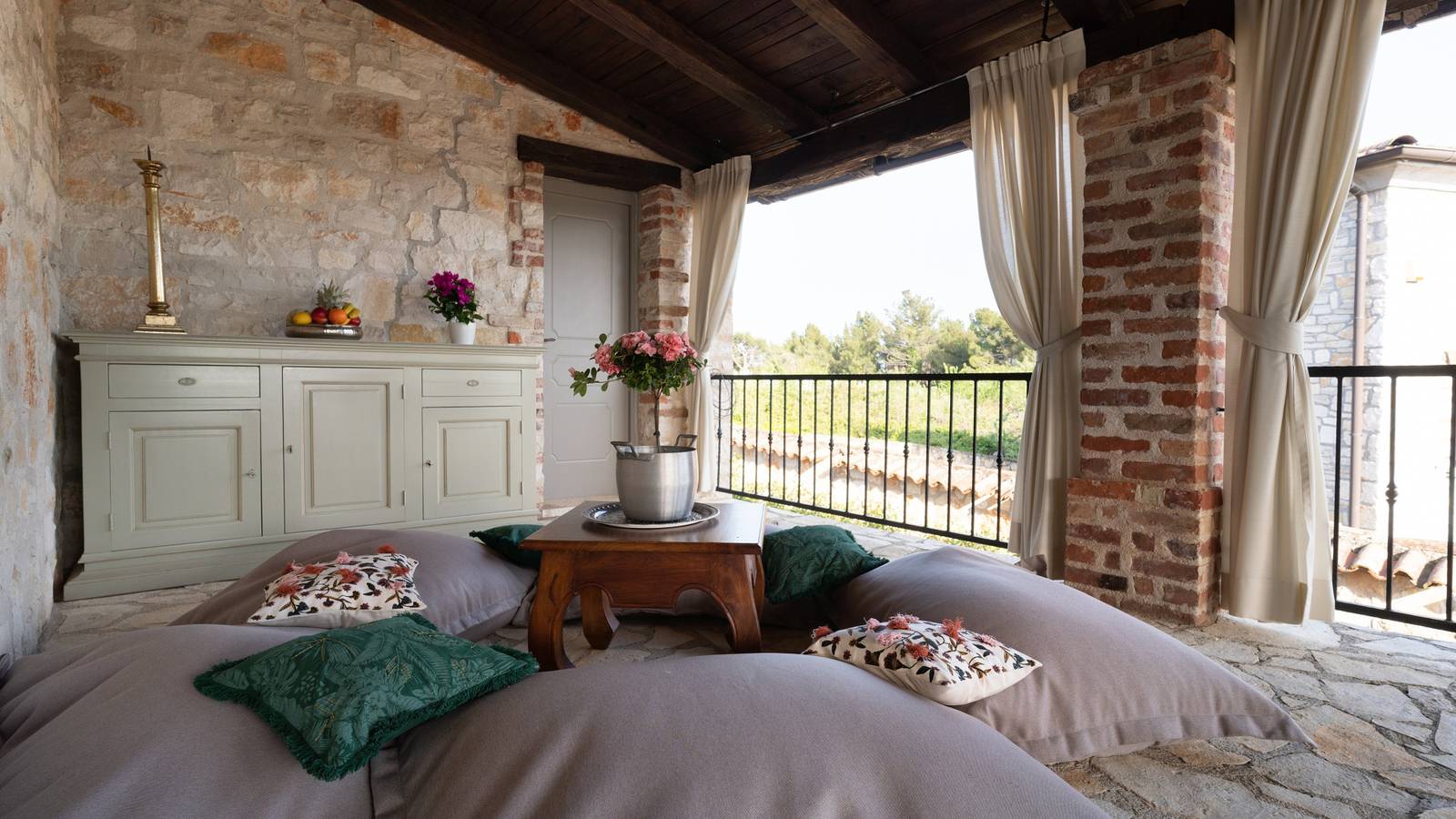 Villa Amyra by Villas Guide in Sveti Lovreč Pazenatički, Zentralistrien