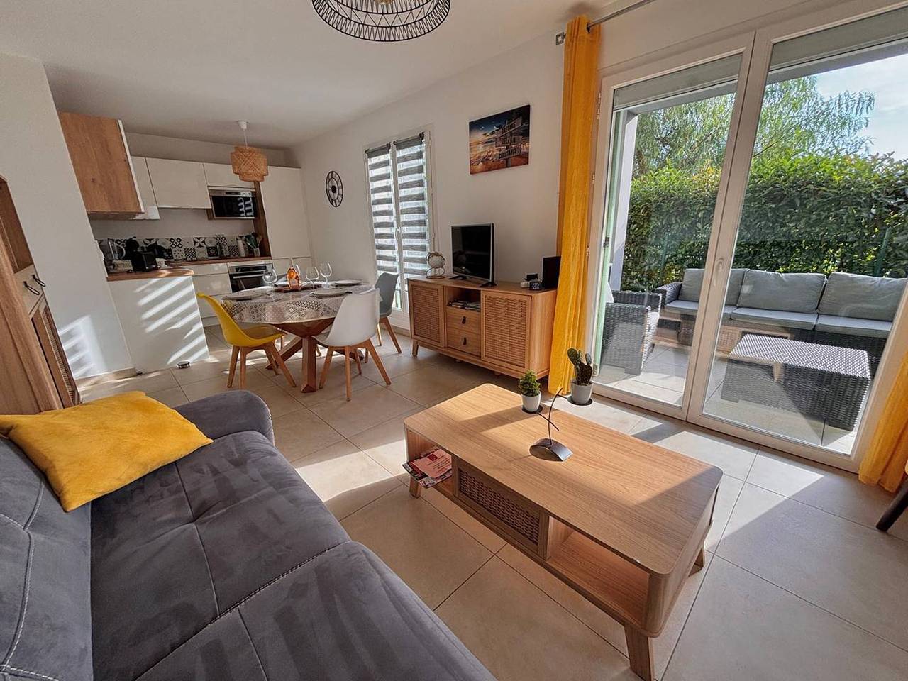 Appartement entier, T3 climatisé en rez-de-jardin - résidence sécurisée - piscine in Bormes-les-Mimosas, Parc national de Port-Cros