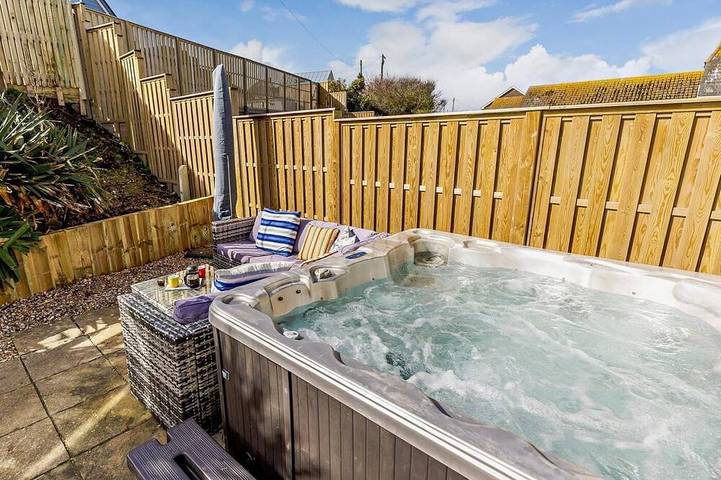 Cottage for 6 people, with hot tub and garden in Camber Sands