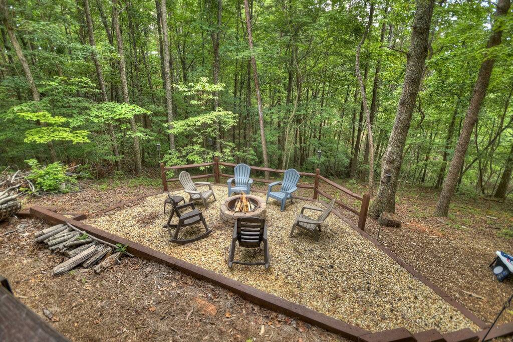 Paradise Escape: Minutes from Blue Ridge, Hot-Tub, 100+ 5-star Reviews! in Cherry Log, Chattahoochee National Forest