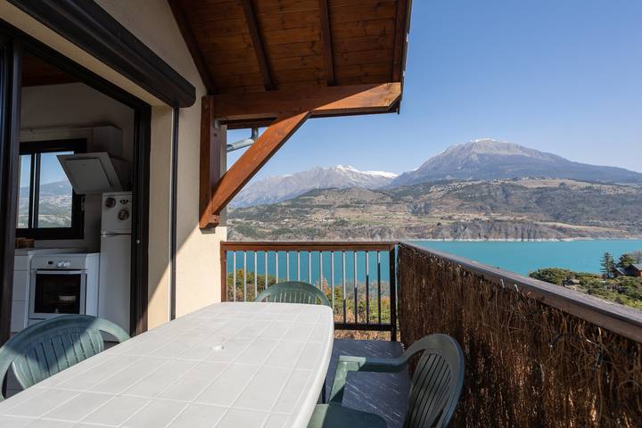 Ganze Wohnung, Ferienwohnung für 6 Personen mit Balkon in Savines-le-Lac, Nationalpark Écrins