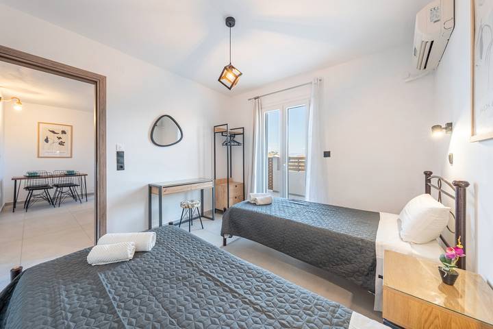 Gîte pour 4 personnes, avec balcon et jardin dans Kavos - 2