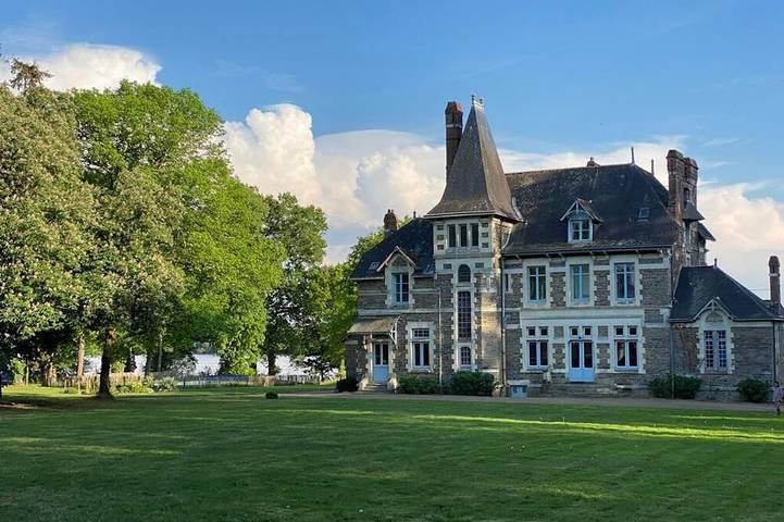 Gîte pour 18 personnes, avec Terrasse à Riaillé