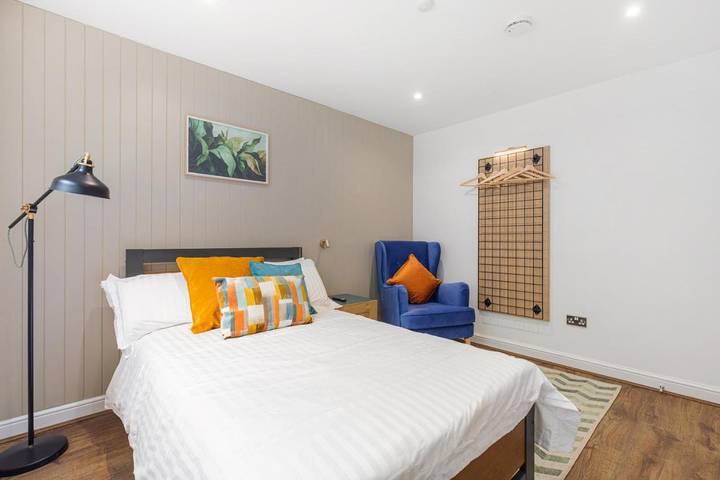 Apartment for 5 people, with Terrace and Garden as well as View in High Wycombe