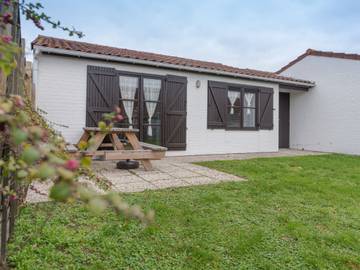 Ferienhaus für 4 Personen, mit Terrasse und Kinderpool sowie Garten in De Haan