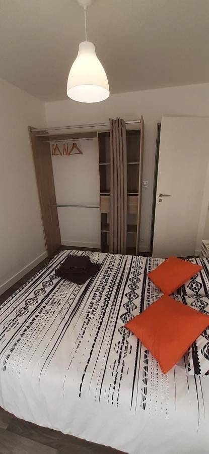 Appartement entier, Two-Bedroom Apartment with Garden in Lorient, Côte des Mégalithes