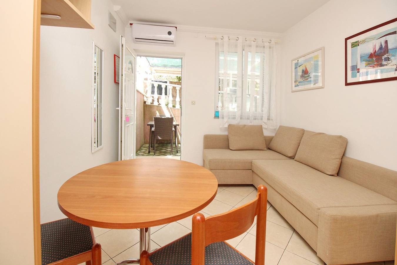 Apartamento entero, Studio Apartment Lovincic No.4 - with Terrace, 200 m from the Beach in Zarok, Baska