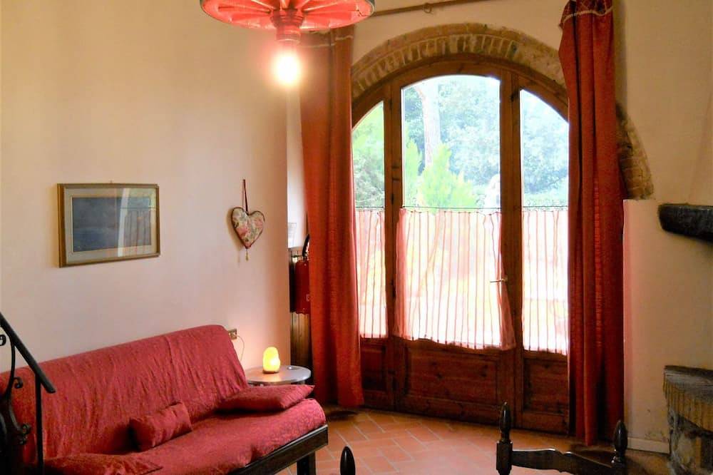 Herrliche Wohnung mit Pool,  W-Lan, Tv, Innenhof und Haustiere erlaubt, bei San Gimignano in Gambassi Terme, Chianti