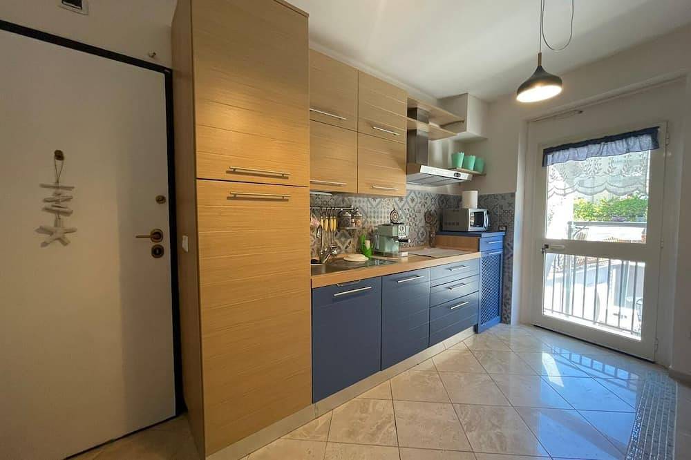 Entire apartment, Cozy retreat 300mt from the Sea, Your corner of Relax and Comfort in Neptune! in Nettuno, Rome Province