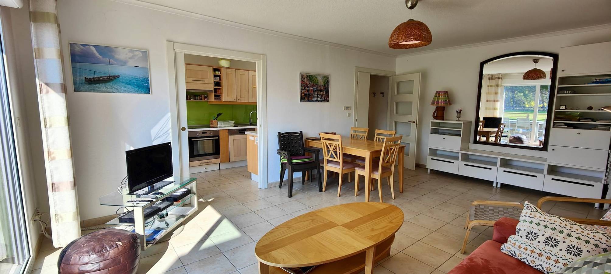 Ganze Wohnung, Spacious apartment with pool in Saint-Raphaël, Massif de l'Esterel