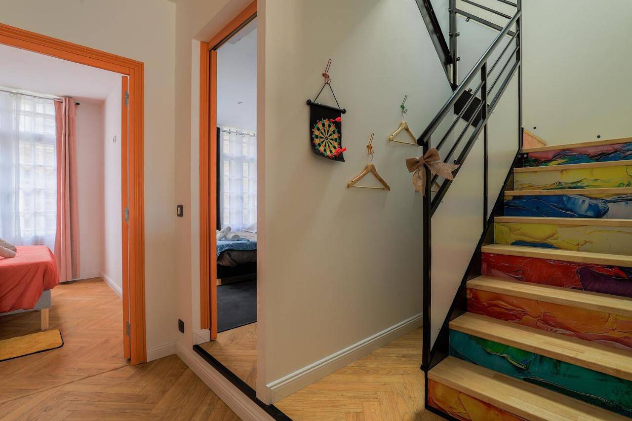 Appartement entier, Duplex coloré 6 personnes Place des Héros - vue Beffroi - Centre ville in Arras, Région d'Arras