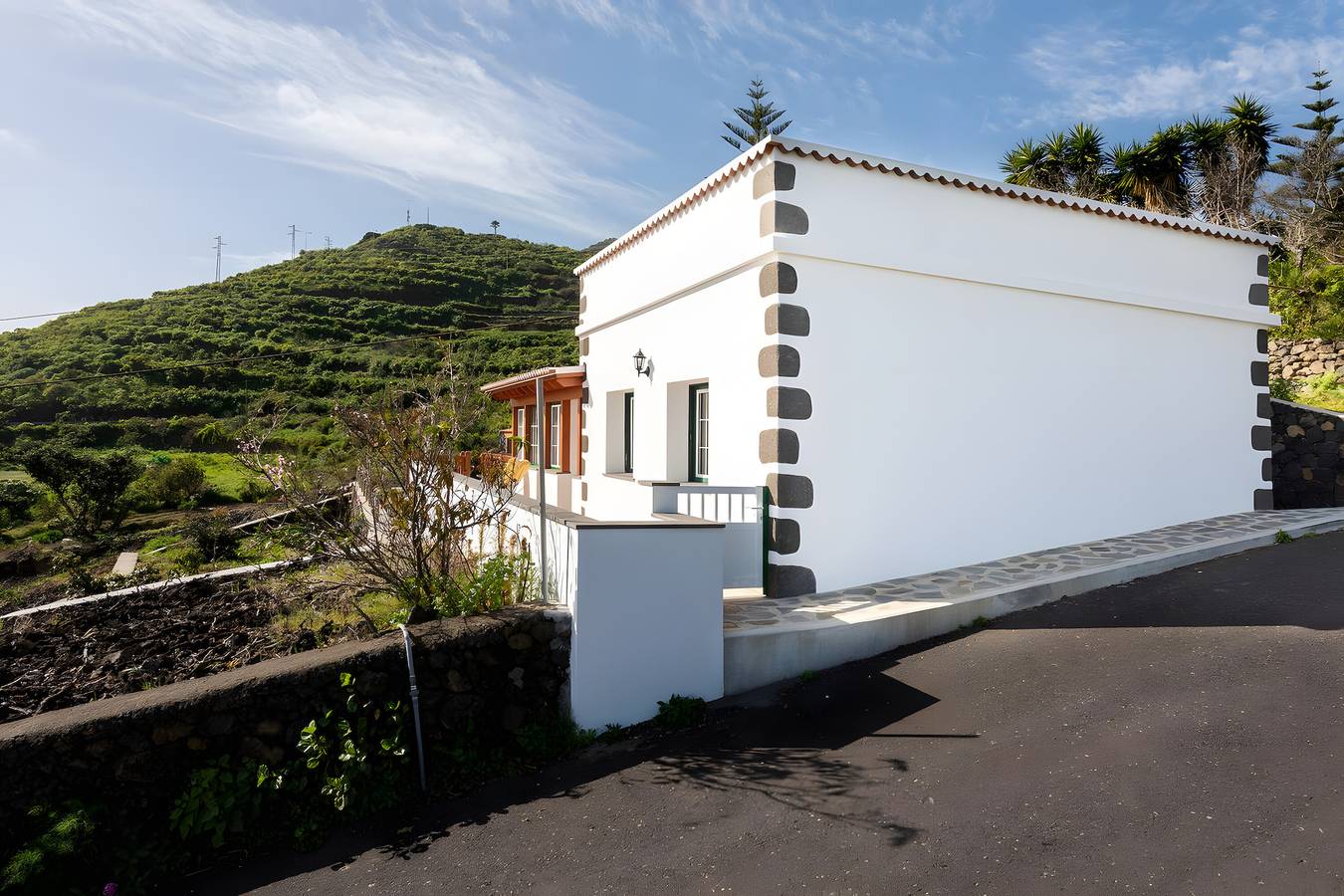 Casa Vacacional 'Los Duraznos' con Terraza Privada, Jardín Privado y Wi-Fi in Callejones, Villa de Mazo