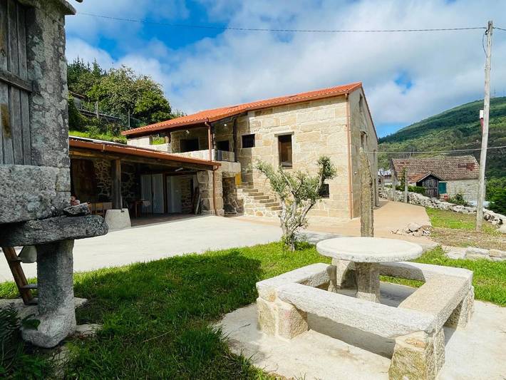 Casa de vacaciones para 8 personas, con balcón además de jardín y vistas - 1