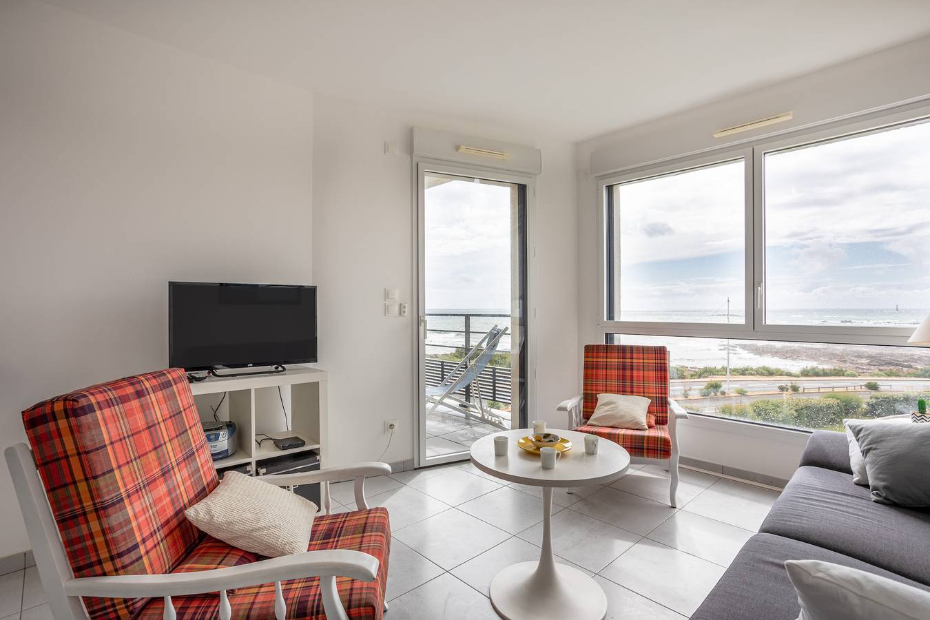 Appartement entier, Appartement 'Les Voiles Du Large' avec vue sur mer, balcon et Wi-Fi in Les Sables-d'Olonne, Vendée