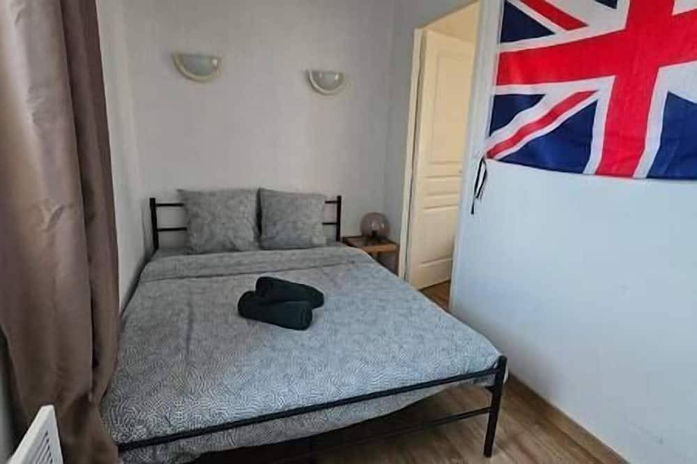Entire apartment, T2 Quiet near the citadel in Arras, Arras region