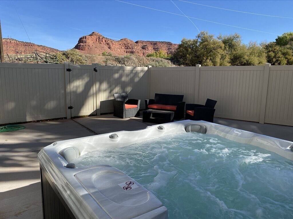 Gorgeous New Townhome with Hot Tub in Kanab, Grand Staircase Escalante National Monument