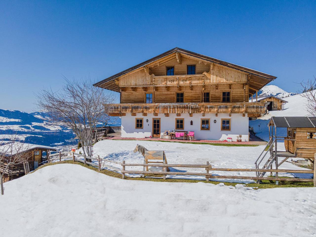 Ganze Wohnung, Tiroler Wohnung mit Skilift vor der Haustür
 in Westendorf, Brixental