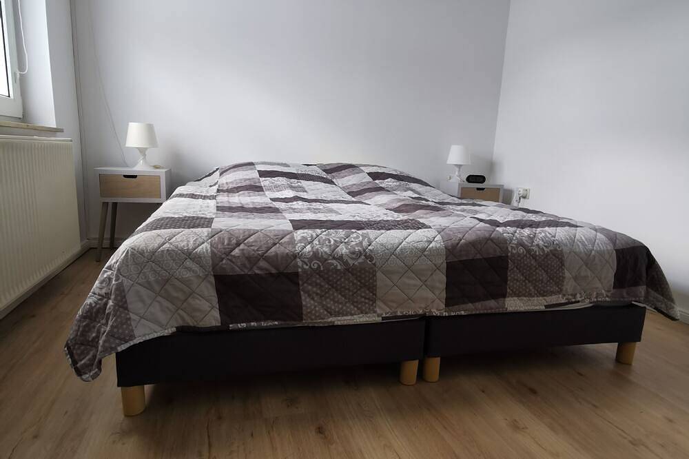 Ganze Wohnung, Apartment 'Haus Dexter' mit privater Terrasse und Wlan in Sanitz, Mecklenburgische Ostseeküste