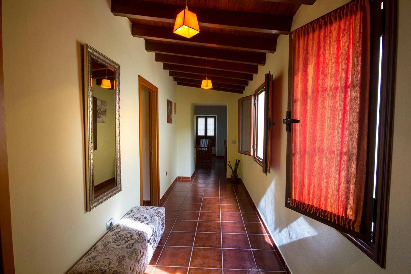 Apartamento El Peral en 'Casa Rural Los Perales' con vistas al mar, terraza compartida y Wi-Fi in El Mocanal, Valverde