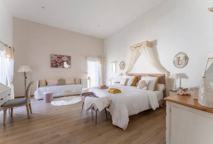 Maison de vacances pour 4 personnes, avec Terrasse ainsi que Jardin et Piscine à Izon