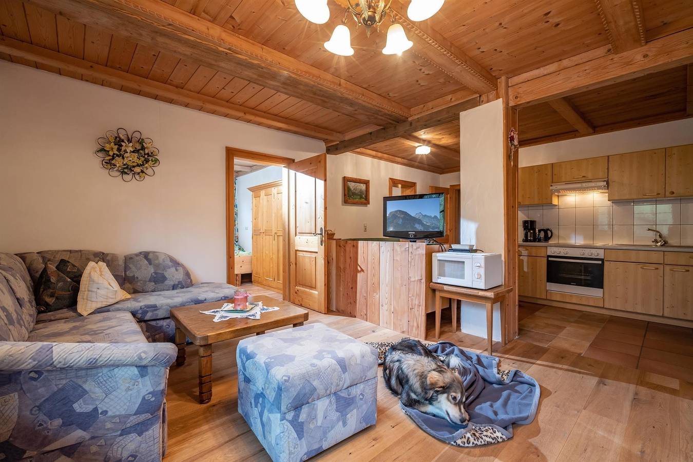 Ganze Ferienwohnung, Appartement C, 3 Schlafzimmer mit Balkon in Kirchdorf in Tirol, Kaisergebirge