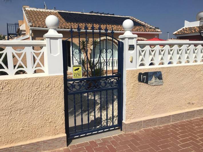 Location de vacances pour 4 personnes, avec piscine ainsi que jardin et jacuzzi dans Camposol - 2