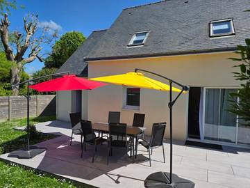 Gîte pour 10 personnes, avec jardin, adapté aux familles à Saint-Molf
