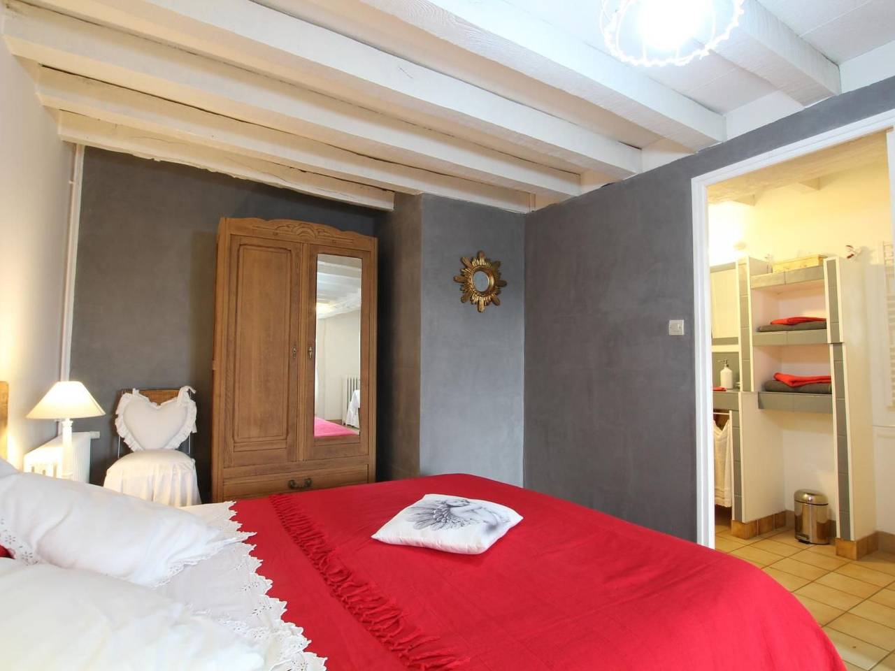 Entire holiday apartment, Zimmer Aux Anges in Saint-Laurent-de-Terregatte, Avranches region