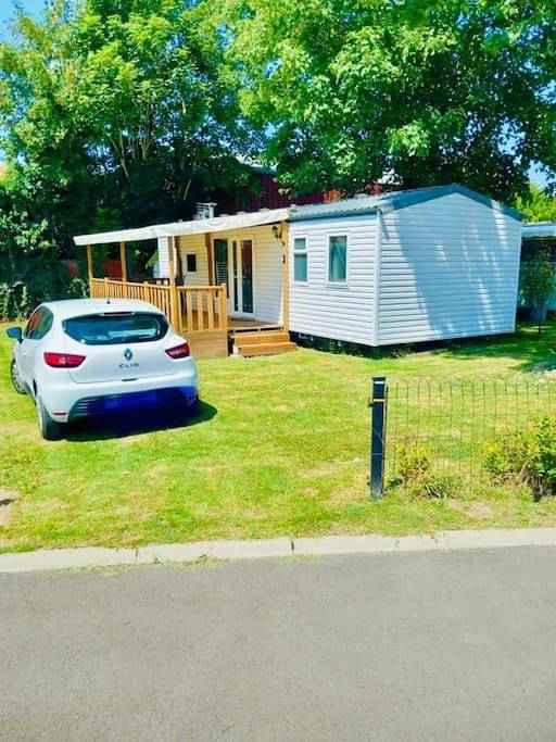 Camping pour 8 personnes, avec jardin ainsi que terrasse et piscine - 1