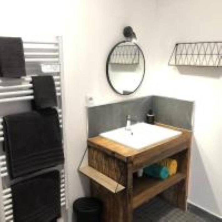 Location de vacances pour 4 personnes, avec jardin ainsi que piscine et vue à Auzay - 3