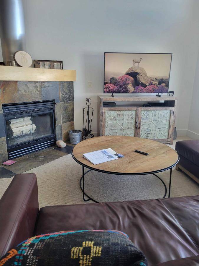 Maison de vacances pour 10 personnes, avec balcon ainsi que piscine et jacuzzi à Solitude