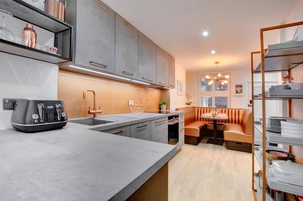3 Bed in Brighton (oc-bbcorn) in Brighton, Sussex
