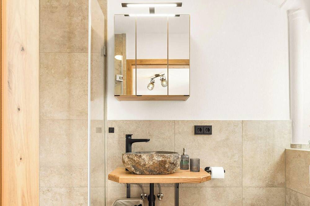 Ganze Wohnung, Ferienwohnung 50qm **** für max. 3 Personen in Neubeuern, Bayerische Alpen