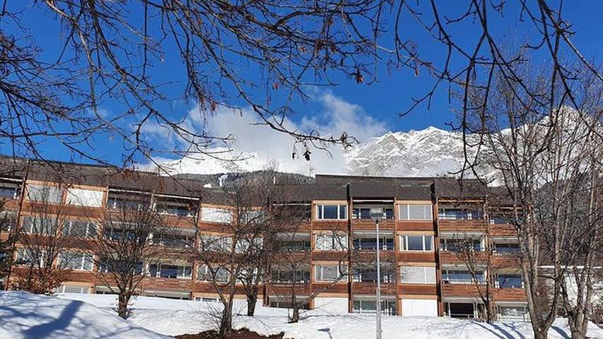 Ferienwohnung für 2 Personen, mit Pool und Balkon sowie Sauna in Savognin