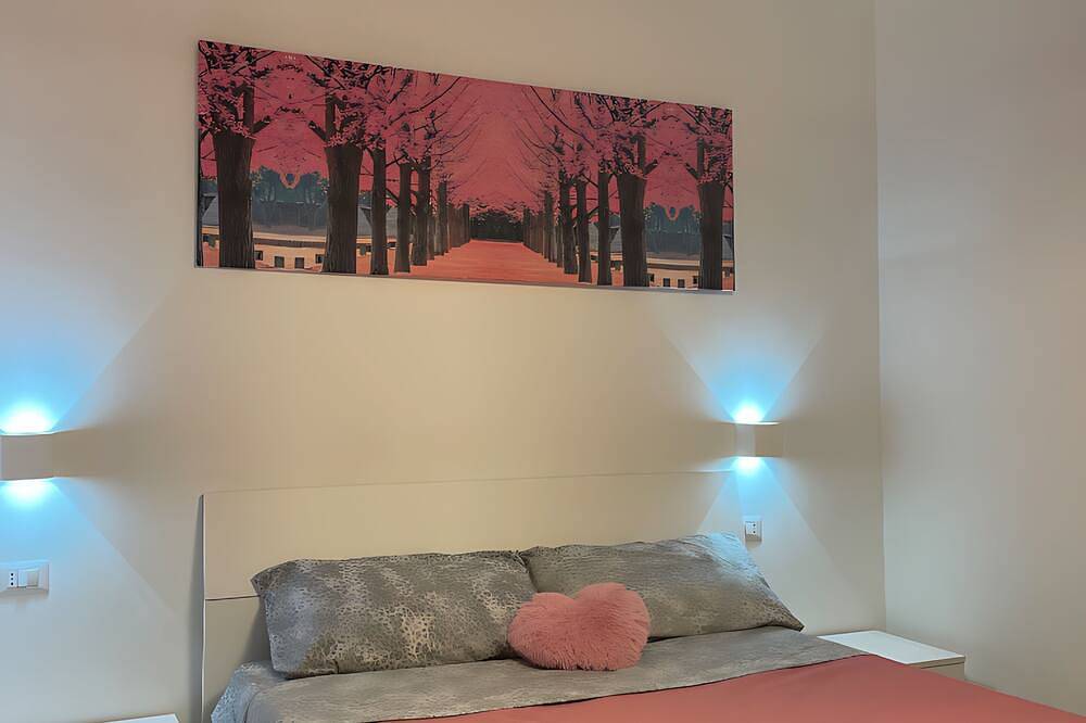 R home room 92 with hot tub in Ischia Stadt, Ischia