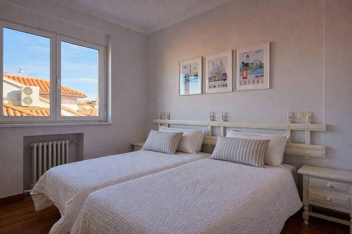 Entire apartment, Llanes Downtown Port View Apartment - Vega 4 in Llanes, Costa Verde (Spain)